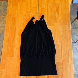 Gold metal necklace blouse